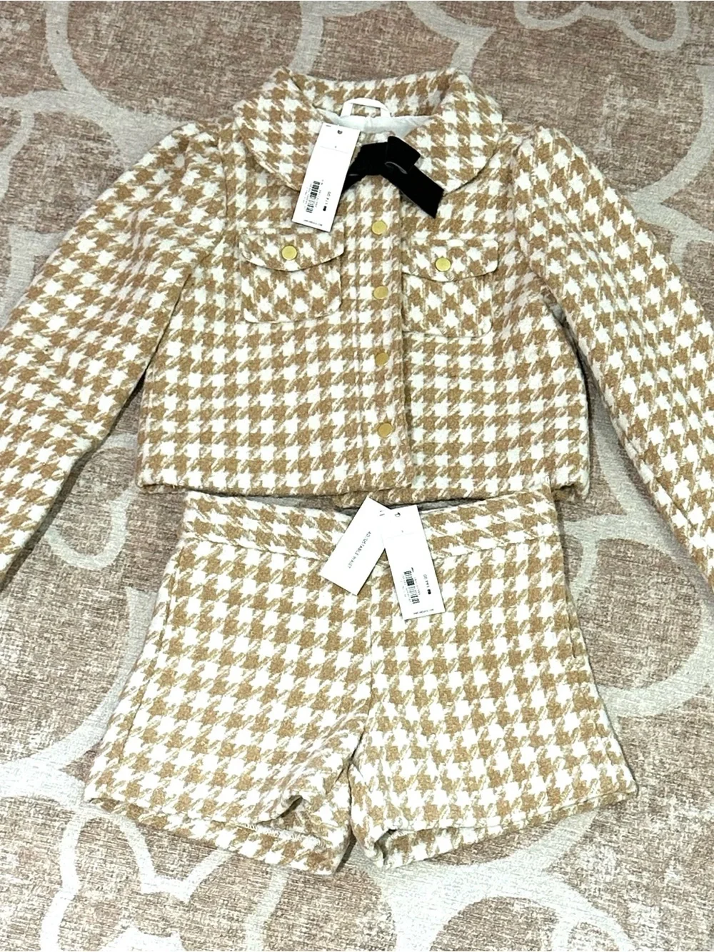 Janie & Jack NWT Houndstooth Knit Jacket and matching Shorts in Beige and White.